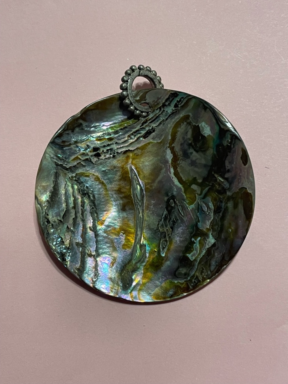 Abalone Shell Round Pendant - Iridescent Green ❤️‍🔥 - Picture 4 of 7